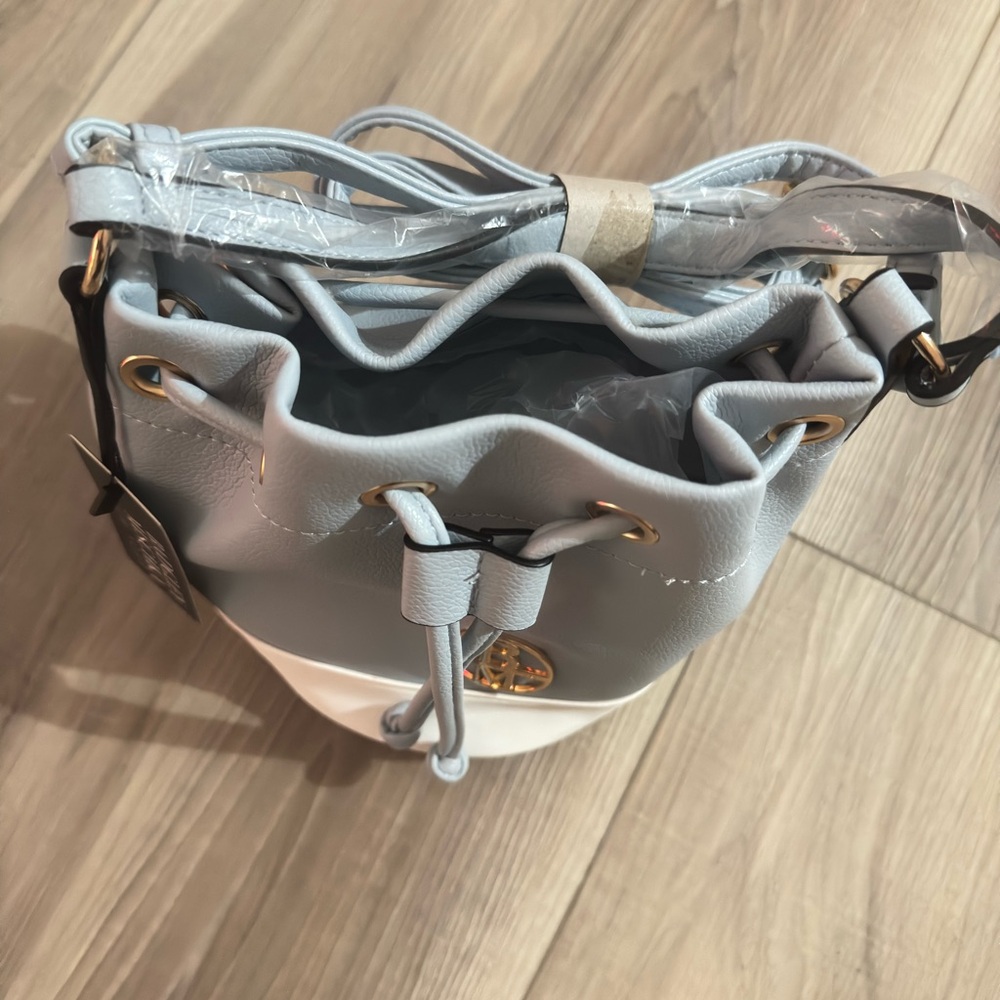 Badgley Mischka NY Blue and White Bucket Bag - Picture 3 of 3